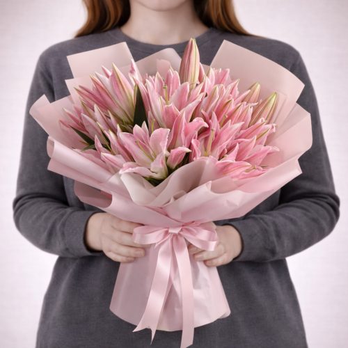 Букет с лилиями «Лилии в розовом сиянии»